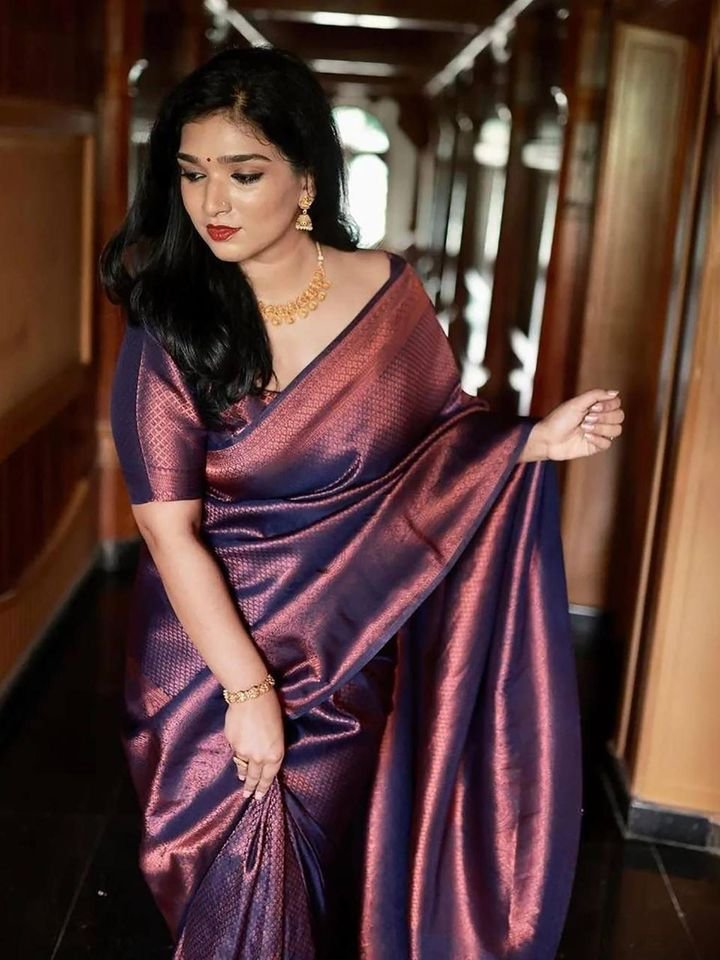 Mysore Silk Saree Price Guide 2026: Latest Rates & Buying Tips Seller showing Mysore Silk Saree Price to customers.